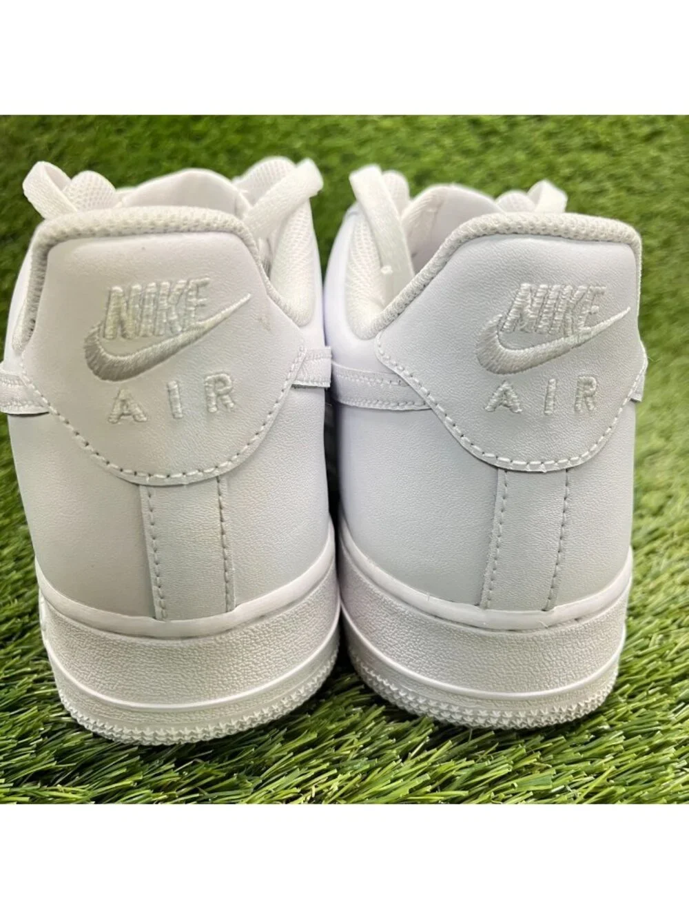 Nike Air Force 1 '07 Low Mens Size 9.5 White Athletic Lifestyle Shoes Sneakers